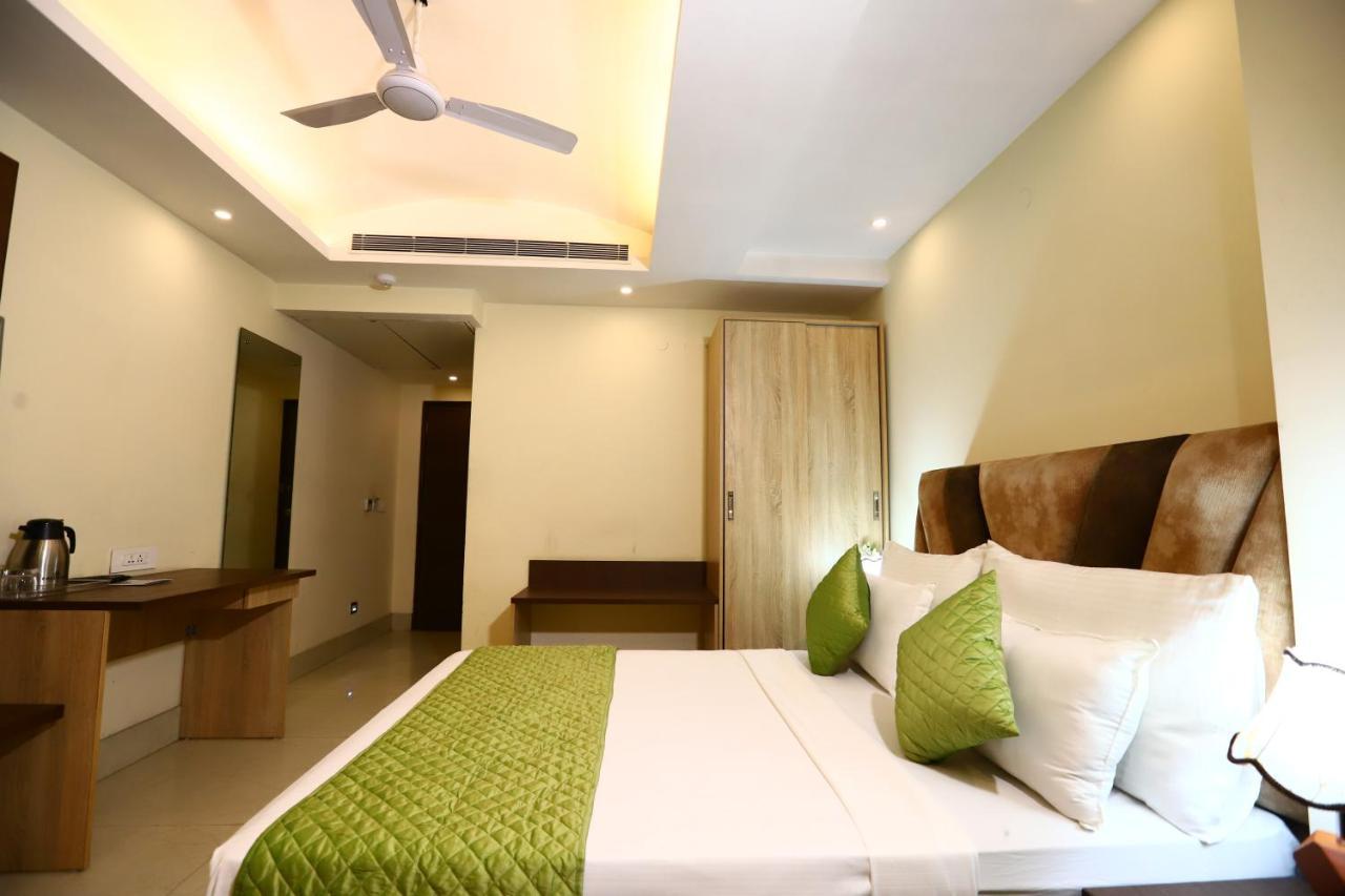 Hotel The Picasso Residency - Naraina Neu-Delhi Exterior foto